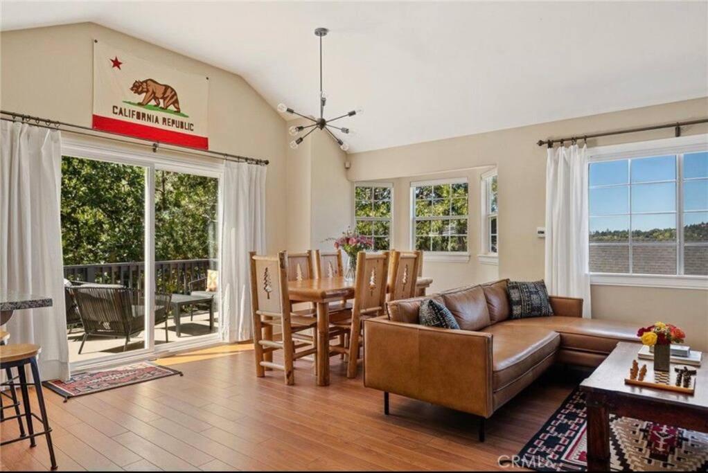 Charming Getaway Cabin Lake Arrowhead Exterior photo